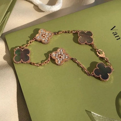 [LUCKY LOVE] CLOVER 5 MOTIF GRAY MOP BRACELET COLLECTION