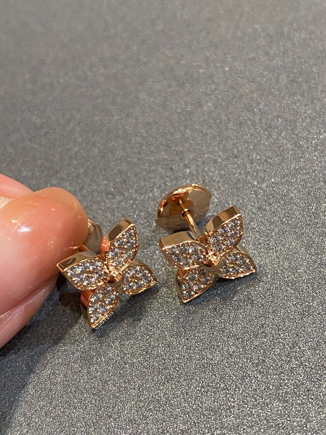 [LUCKY LOVE]STAR DIAMOND EARRINGS