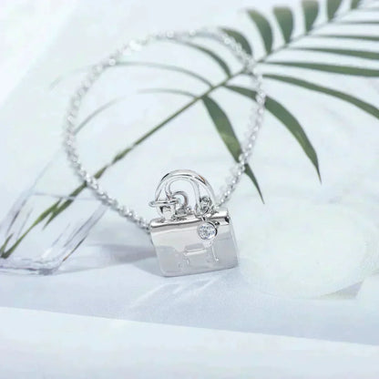 [LUCKY LOVE]AMULETTE PEDANT SILVER NECKLACE