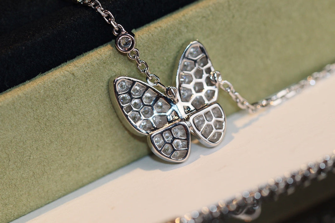 [LUCKY LOVE]BUTTERFLY DIAMOND NECKLACE