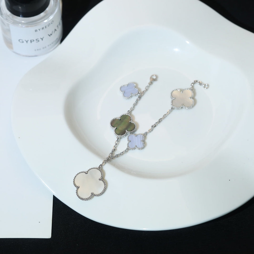 [LUCKY LOVE]CLOVER BRACELET 5 MOTIFS MOP CHALCEDONY SILVER