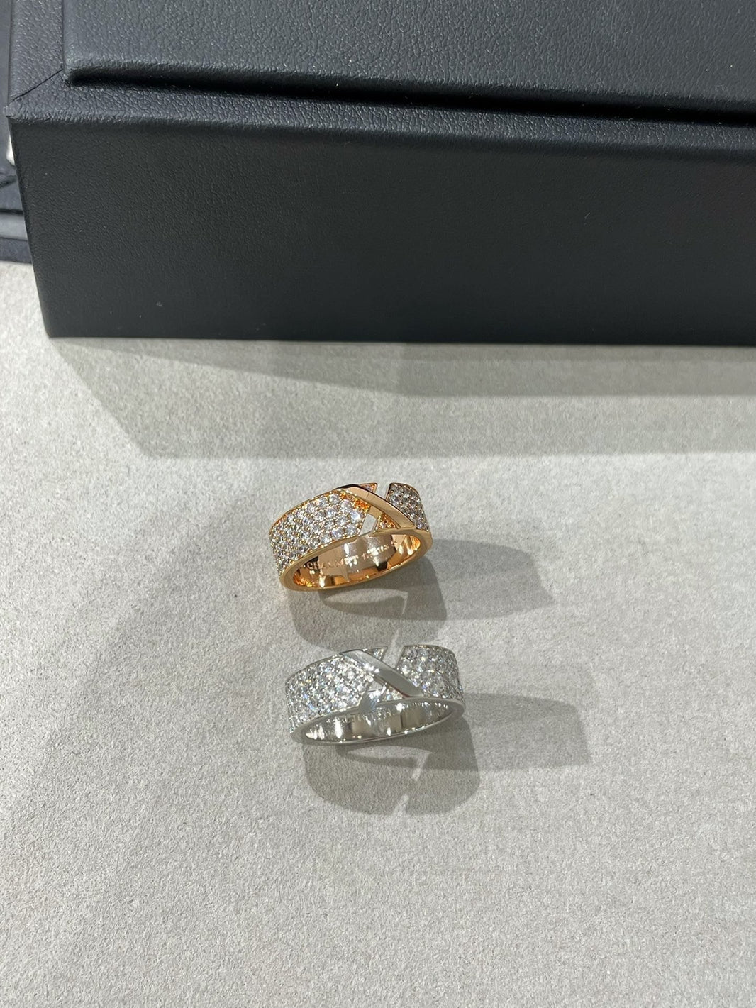 [LUCKY LOVE]LIENS EVIDENCE  DIAMOND PAVED RING