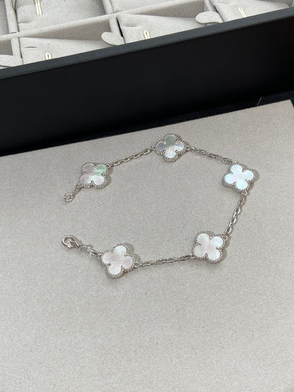[LUCKY LOVE]CLOVER WHITE PEARL MOP 5 MOTIF BRACELET COLLECTION