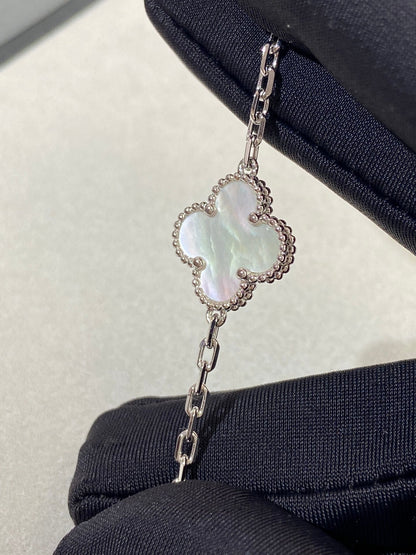 [LUCKY LOVE]CLOVER WHITE PEARL MOP 5 MOTIF BRACELET COLLECTION