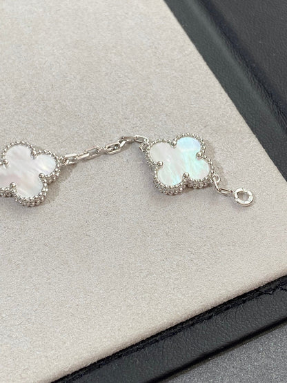 [LUCKY LOVE]CLOVER WHITE PEARL MOP 5 MOTIF BRACELET COLLECTION