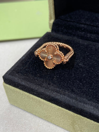 [LUCKY LOVE]CLOVER RIVERSIBLE PINK GOLD RING