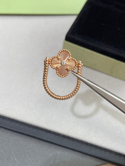 [LUCKY LOVE]CLOVER RIVERSIBLE RING GOLD COLLECTION