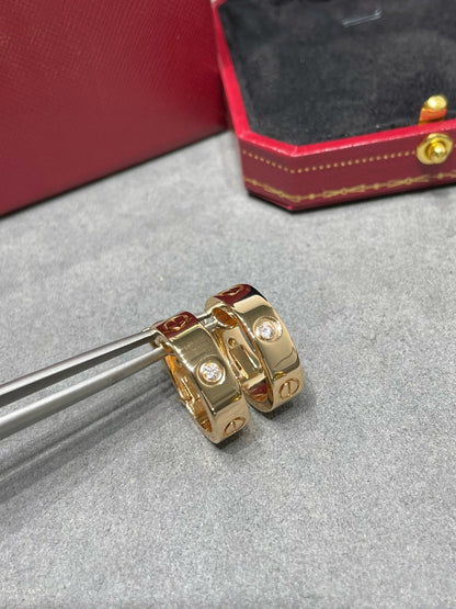 [LUCKY LOVE]LOVE 5.5MM 1 DIAMOND EARRINGS