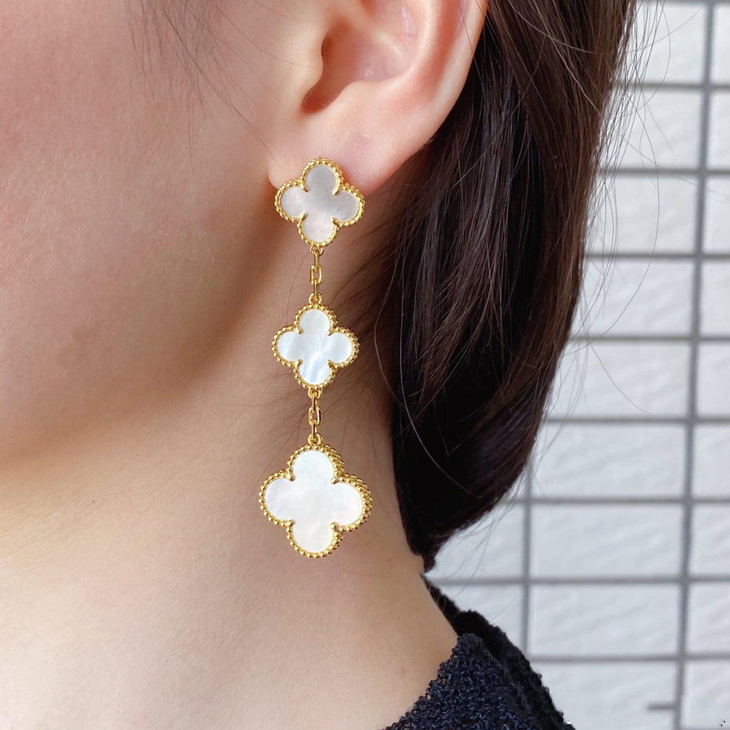 [LUCKY LOVE]CLOVER MOP 3 MOTIFS GOLD EARRINGS