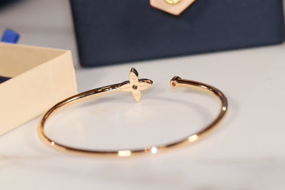 [LUCKY LOVE]IDYLLE GOLD OPEN BRACELET DIAMOND PAVED