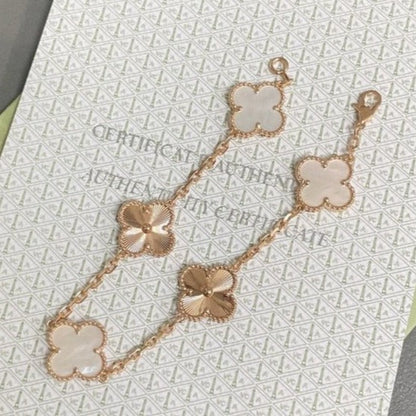 [LUCKY LOVE]CLOVER WHITE PEARL MOP 5 MOTIF BRACELET COLLECTION
