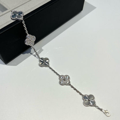 [LUCKY LOVE] CLOVER 5 MOTIF LASER BRACELET COLLECTION
