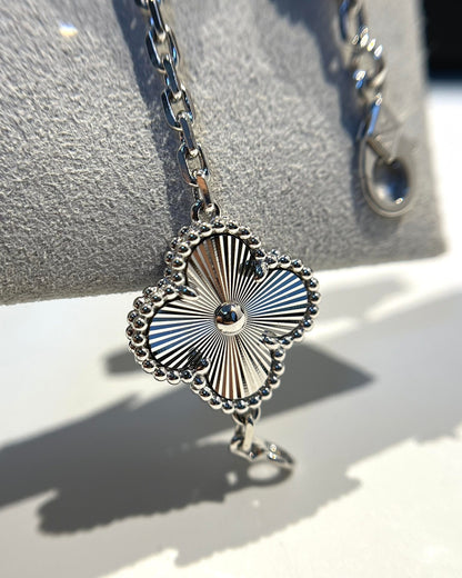 [LUCKY LOVE] CLOVER 5 MOTIF LASER BRACELET COLLECTION