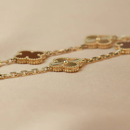 [LUCKY LOVE] CLOVER 5 MOTIF RED CORNELIAN BRACELET COLLECTION