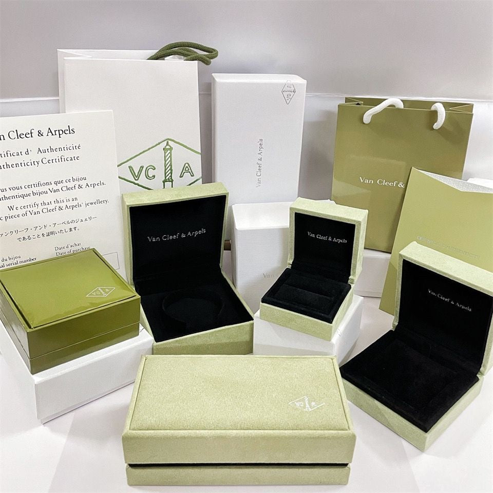 [LUCKY LOVE]VA CLOVER BRACELET NECKLACE RING BOX GIFT BAG