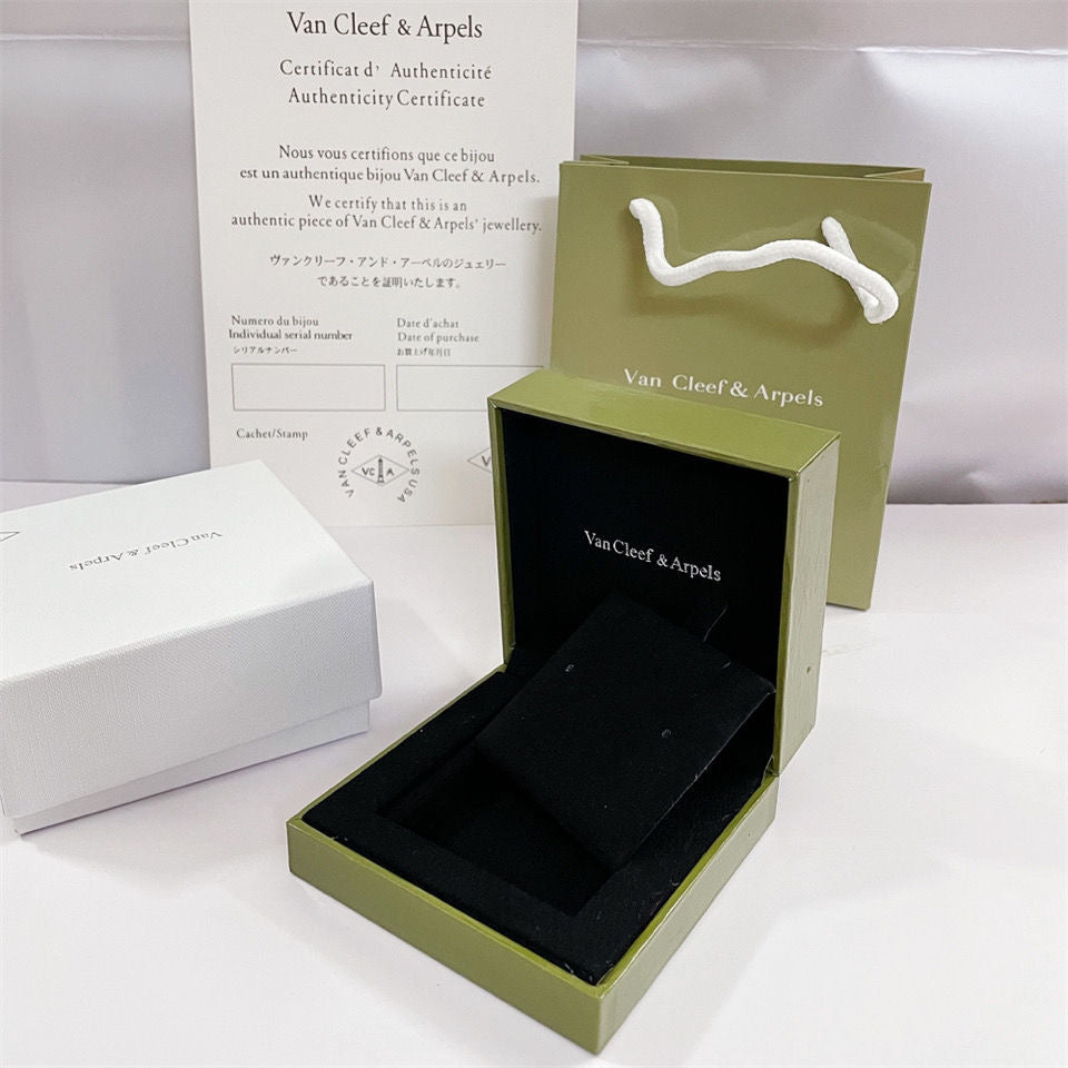 [LUCKY LOVE]VA CLOVER BRACELET NECKLACE RING BOX GIFT BAG