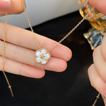 [LUCKY LOVE]LUCKY  WHITE MOP  PLUM BLOSSOM NECKLACE