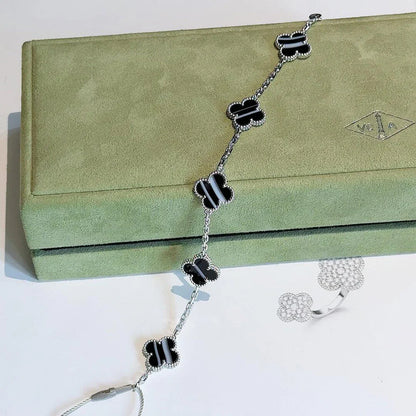 [LUCKY LOVE] CLOVER 5 MOTIF PULSAR STONE BRACELET COLLECTION