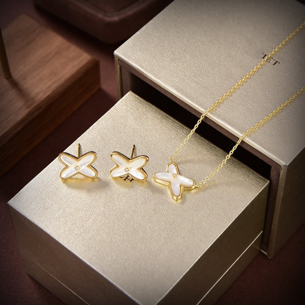 [LUCKY LOVE]JEUX DE WHITE MOP GOLD DIAMOND EARRINGS