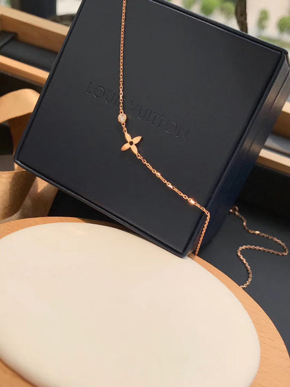 [LUCKY LOVE]BLOSSOM PENDANT PINK GOLD AND DIAMOND