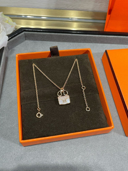 [LUCKY LOVE]H CIRCE MOISSANITE PENDANT NECKLACE GOLD