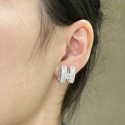 [LUCKY LOVE]H STUD EARRINGS WITH SILVER DIAMONDS