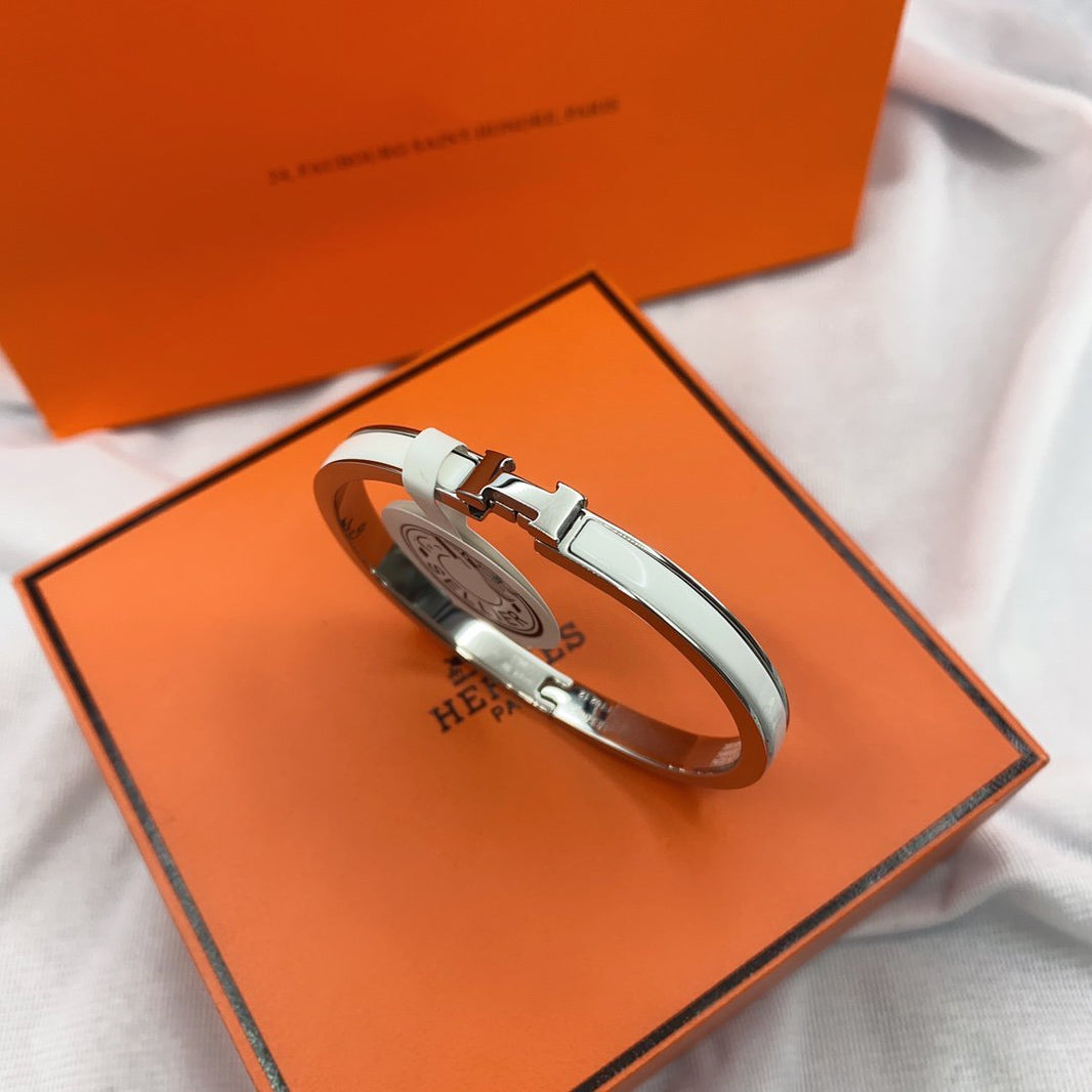 [LUCKY LOVE]CLASSIC HM CLIC WHITE 8MM ENAMEL BRACELET