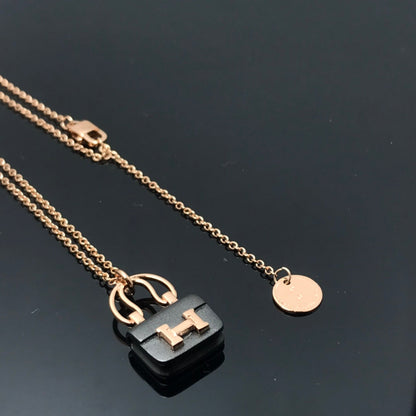 [LUCKY LOVE]WOMEN'S HM AMULETTES CONSTANCE PENDANT NECKLACE