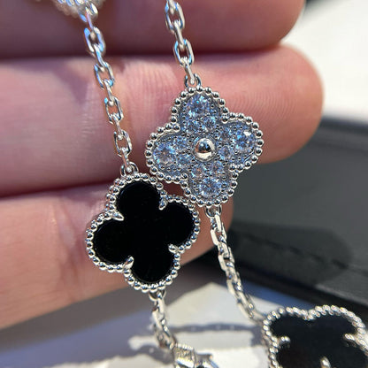 [LUCKY LOVE] CLOVER 5 MOTIF ONYXS BRACELET COLLECTION