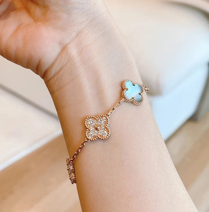 [LUCKY LOVE] CLOVER 5 MOTIF GRAY MOP BRACELET COLLECTION