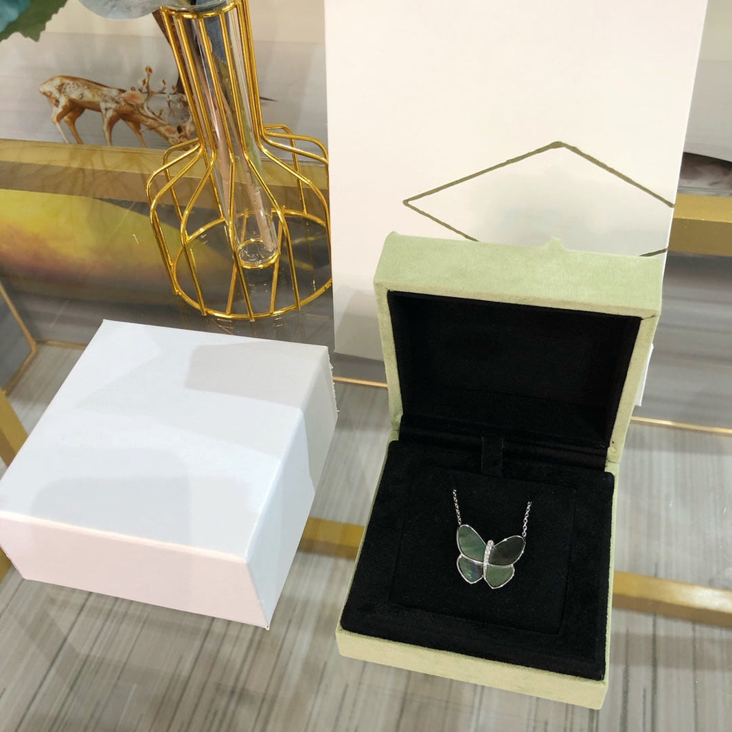[LUCKY LOVE]LARGE BUTTERFLY SILVER PENDANT DIAMOND NECKLACE