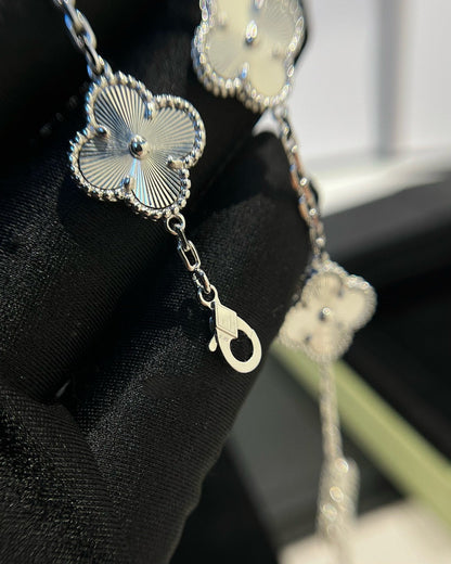 [LUCKY LOVE] CLOVER 5 MOTIF LASER BRACELET COLLECTION