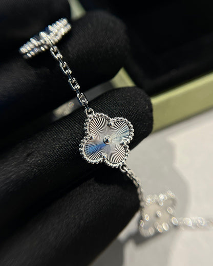 [LUCKY LOVE] CLOVER 5 MOTIF LASER BRACELET COLLECTION